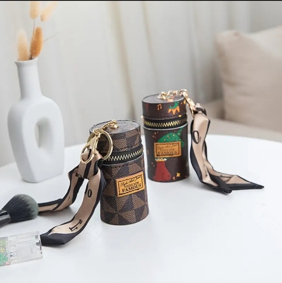 NWT Barrel Bag Keychain Charm - Picture 3 of 5